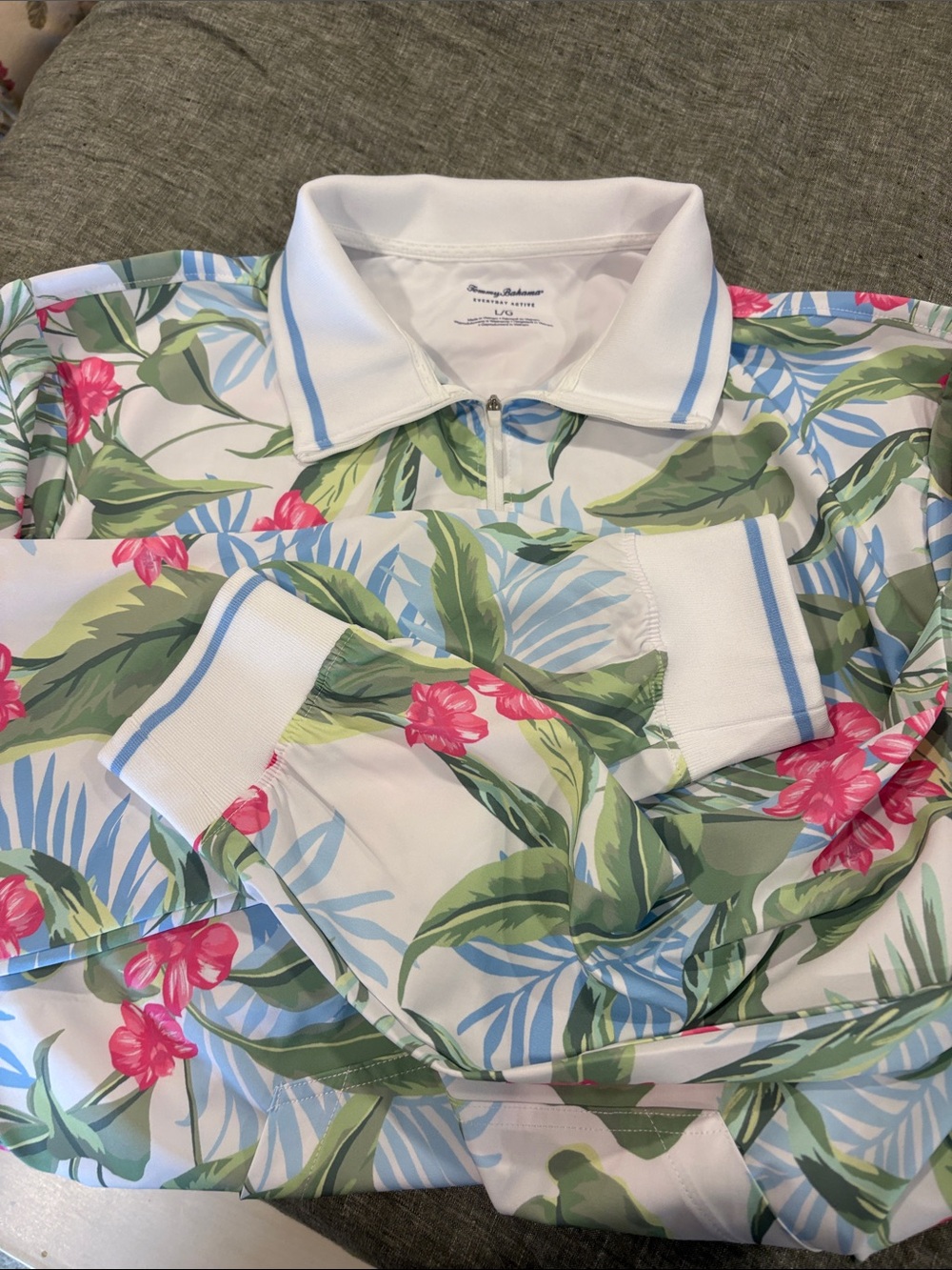 NWT Tommy Bahama Women’s athletic Pullover 1/4 zip Floral lightweight Large